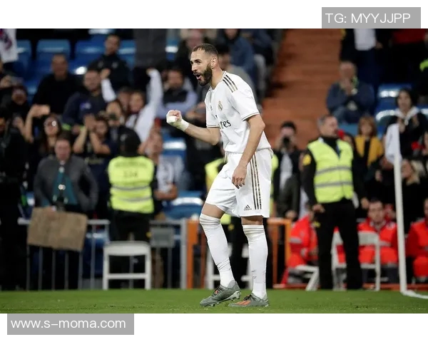 皇马客场逆转比利亚雷亚尔,本泽马上演帽子戏法! 皇马客场逆转比利亚雷亚尔,本泽马上演帽子戏法!