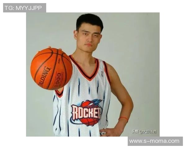 跟拍姚明:探索中国篮球巨星的成长之路与背后的奋斗故事 跟拍姚明:探索中国篮球巨星的成长之路与背后的奋斗故事